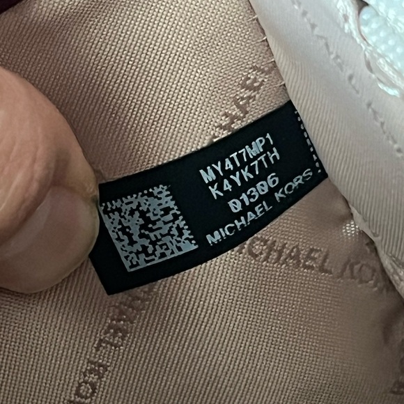 🌼Michael Kors Sheila Medium Corner Zip Satchel - Picture 14 of 15